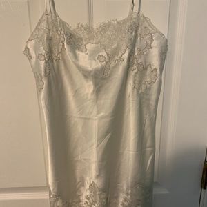 VICTORIA'S SECRET WEDDING NIGHT SLIP MEDIUM